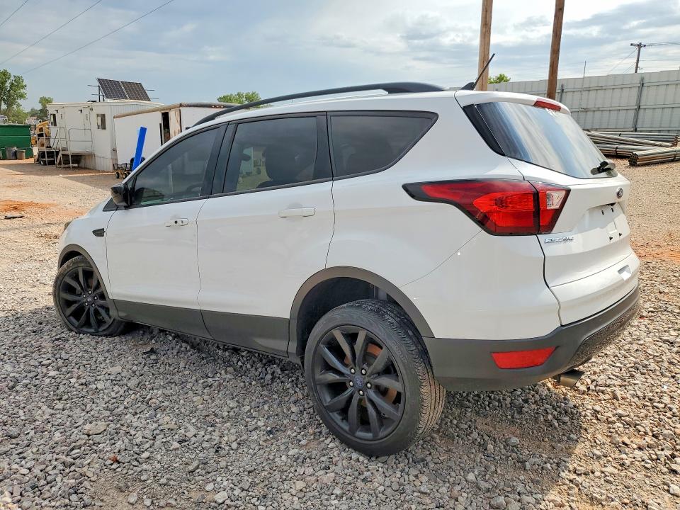 60398836 :رقم المزاد ، 1FMCU0GD2KUA73419 vin ، 2019 Ford Escape مزاد بيع