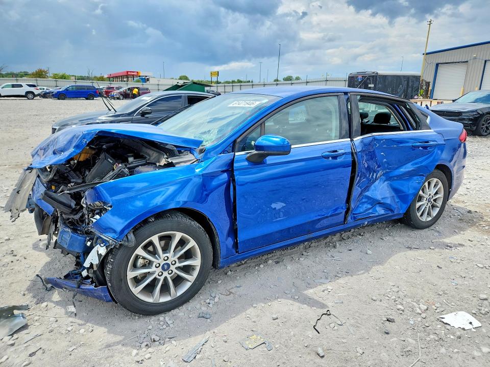 61471946 :رقم المزاد ، 3FA6P0H79HR398088 vin ، 2017 Ford Fusion مزاد بيع