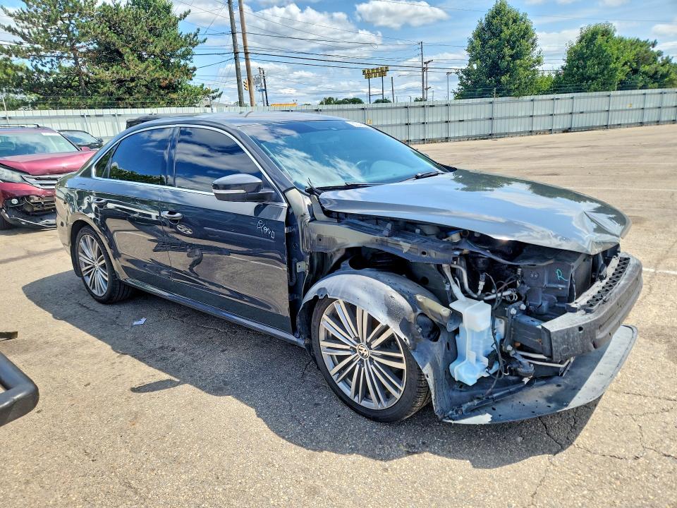 62040986 :رقم المزاد ، 1VWBT7A34FC072681 vin ، 2015 Volkswagen Passat مزاد بيع