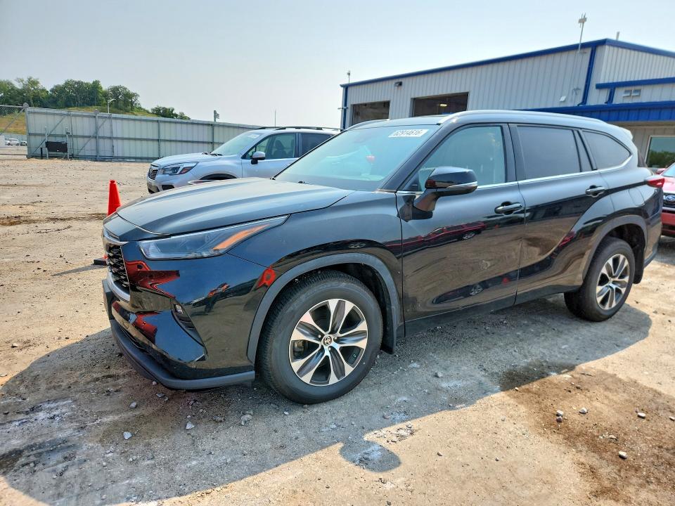 2022 Toyota Highlander მანქანა იყიდება აუქციონზე, vin: 5TDGZRBH3NS220572, აუქციონის ნომერი: 62914616
