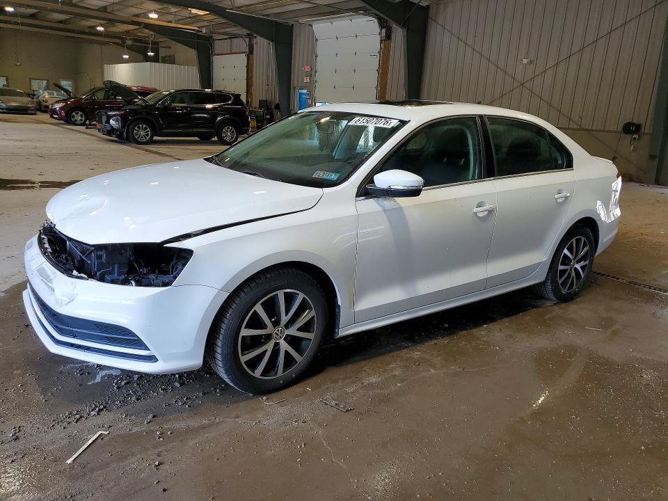 61507076 :رقم المزاد ، 3VWDB7AJ0HM268015 vin ، 2017 Volkswagen Jetta مزاد بيع
