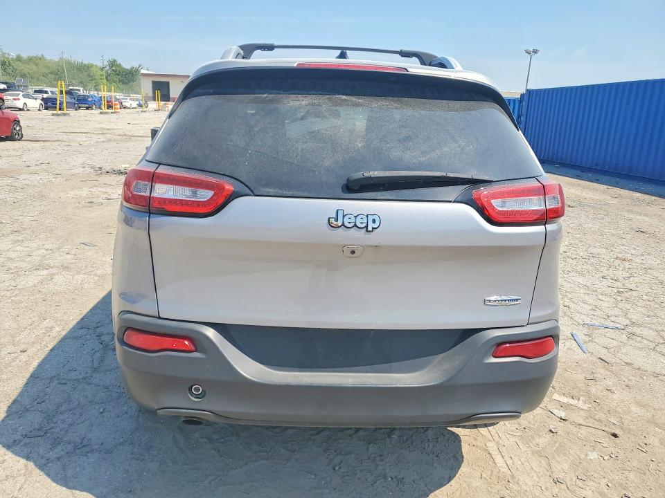 61044976 :رقم المزاد ، 1C4PJLCB8JD605372 vin ، 2018 Jeep Cherokee مزاد بيع