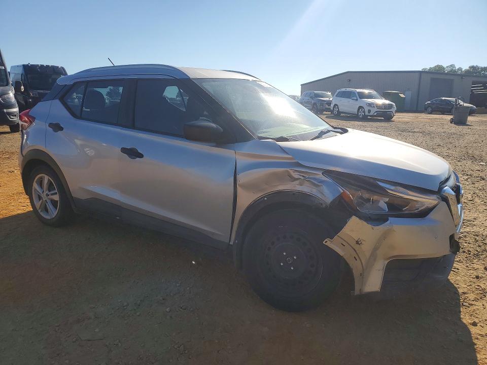 Продажа на аукционе авто 2018 Nissan Kicks, vin: 3N1CP5CU4JL531102, номер лота: 63130216
