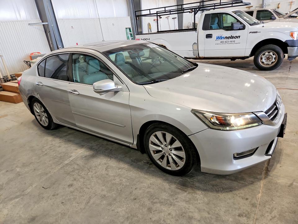62207106 :رقم المزاد ، 1HGCR3F89DA043352 vin ، 2013 Honda Accord مزاد بيع