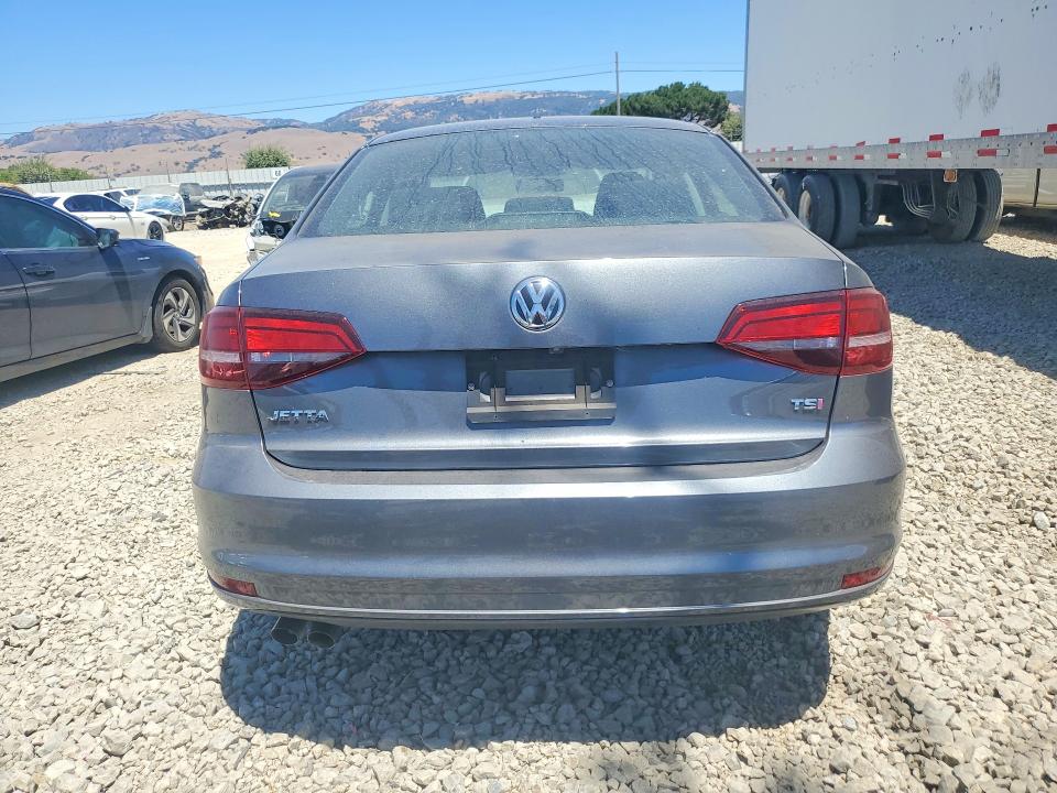 2017 Volkswagen Jetta მანქანა იყიდება აუქციონზე, vin: 3VW2B7AJ0HM372219, აუქციონის ნომერი: 63573726