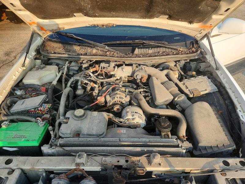 2008 Lincoln Town Car მანქანა იყიდება აუქციონზე, vin: 2L1FM88W38X644365, აუქციონის ნომერი: 61858276