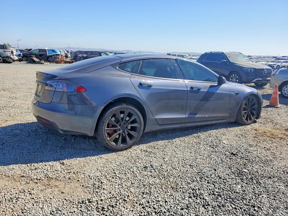 63313896 :رقم المزاد ، 5YJSA1E21LF391557 vin ، 2020 Tesla Model S مزاد بيع
