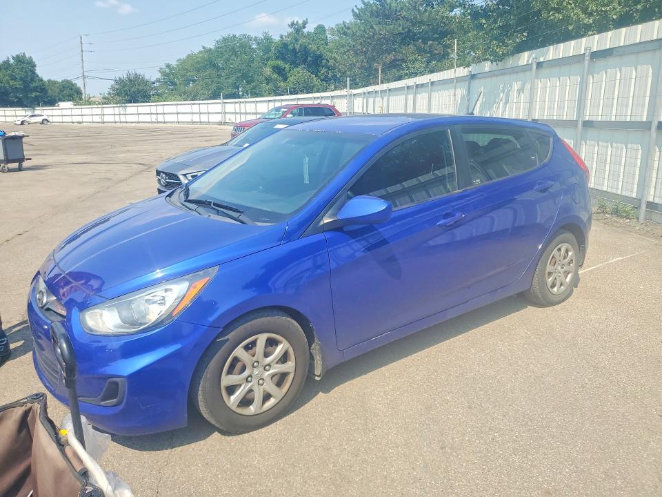 2013 Hyundai Accent მანქანა იყიდება აუქციონზე, vin: KMHCT5AE9DU092926, აუქციონის ნომერი: 61033566