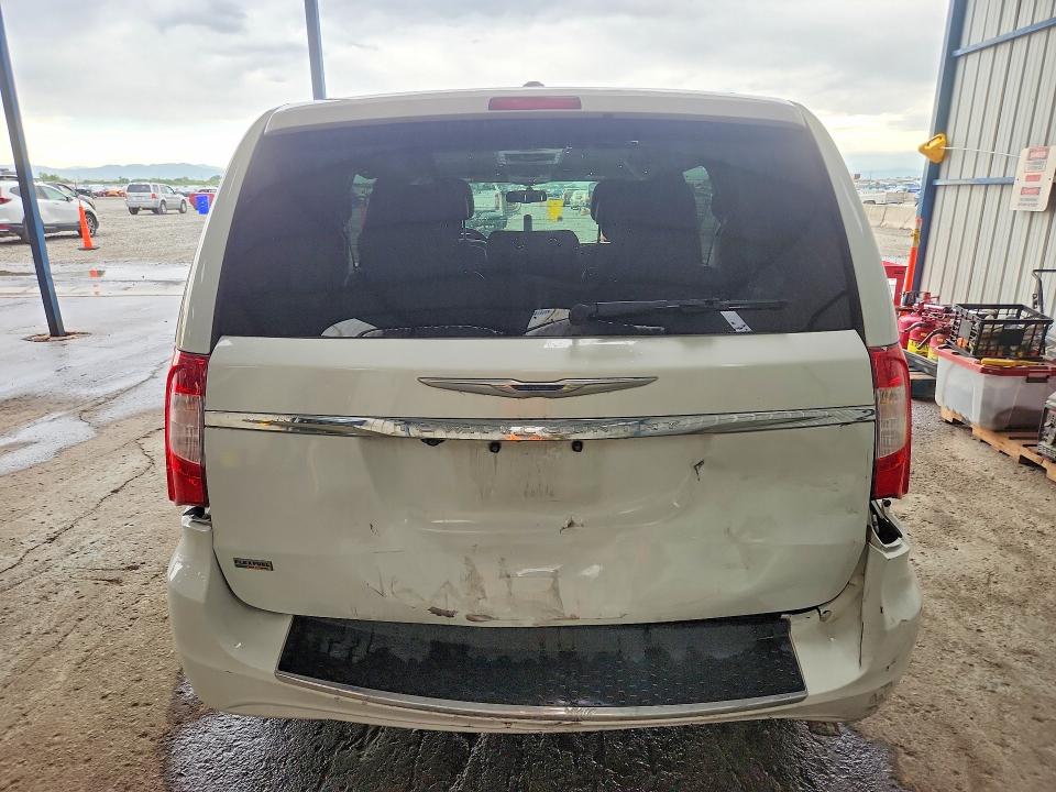 61887306 :رقم المزاد ، 2C4RC1BG5GR288371 vin ، 2016 Chrysler Town & Country مزاد بيع