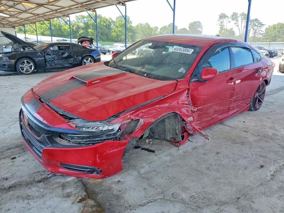 60363006 :رقم المزاد ، 1HGCV1F33JA191139 vin ، 2018 Honda Accord مزاد بيع