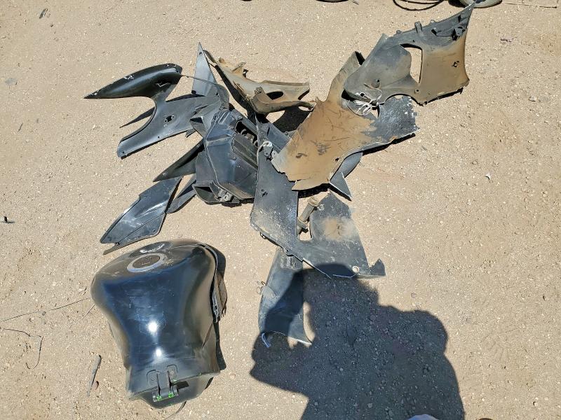 62504086 :رقم المزاد ، JKBZXJC166A046857 vin ، 2006 Kawasaki Zx636 مزاد بيع