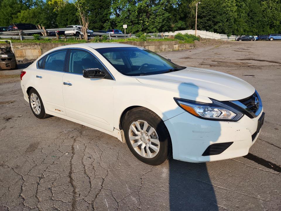 Продаж на аукціоні авто 2017 Nissan Altima, vin: 1N4AL3APXHC246840, номер лоту: 62304366
