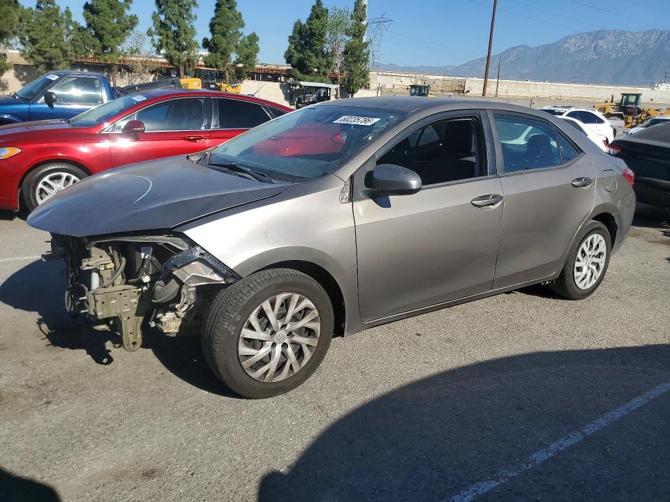 Продаж на аукціоні авто 2018 Toyota Corolla, vin: 5YFBURHE6JP832029, номер лоту: 60235786
