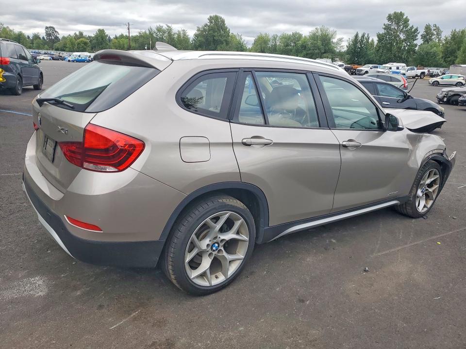 60128946 :رقم المزاد ، WBAVL1C52FVY39702 vin ، 2015 Bmw X1 مزاد بيع
