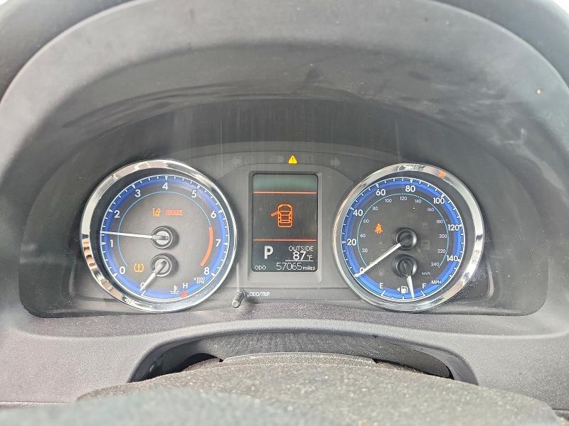 Продажа на аукционе авто 2018 Toyota Corolla, vin: 2T1BPRHE1JC000394, номер лота: 62663246