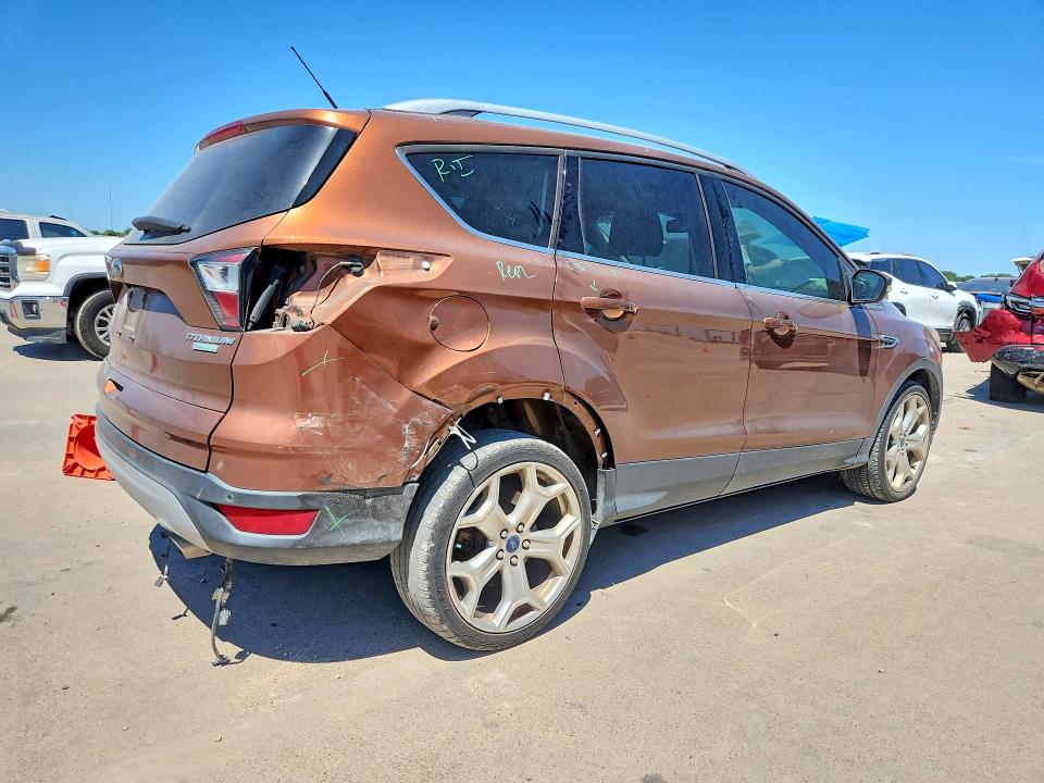 Продаж на аукціоні авто 2017 Ford Escape, vin: 1FMCU0J93HUB01676, номер лоту: 62061586