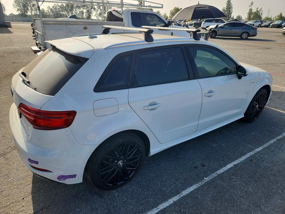 2018 Audi A3 მანქანა იყიდება აუქციონზე, vin: WAUUPBFF3JA155011, აუქციონის ნომერი: 62371766