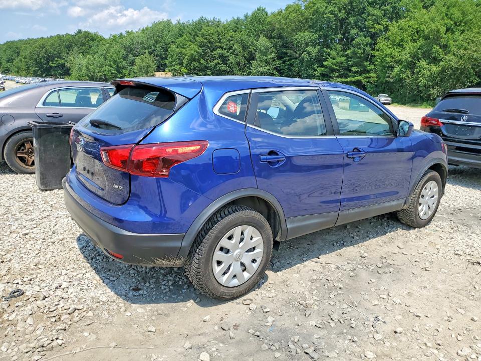61584206 :رقم المزاد ، JN1BJ1CRXJW266391 vin ، 2018 Nissan Rogue Sport مزاد بيع