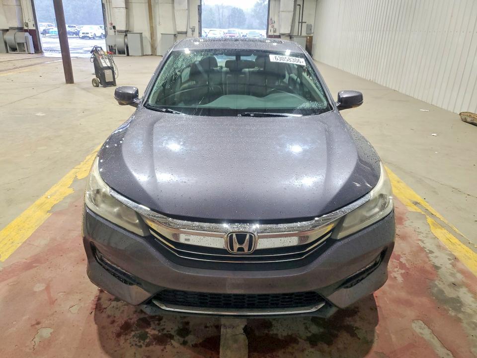 Продажа на аукционе авто 2017 Honda Accord, vin: 1HGCR3F88HA014978, номер лота: 63058306