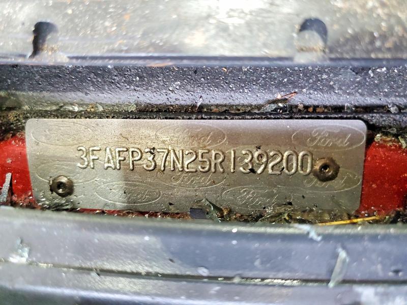 2005 Ford Focus მანქანა იყიდება აუქციონზე, vin: 3FAFP37N25R139200, აუქციონის ნომერი: 60527376