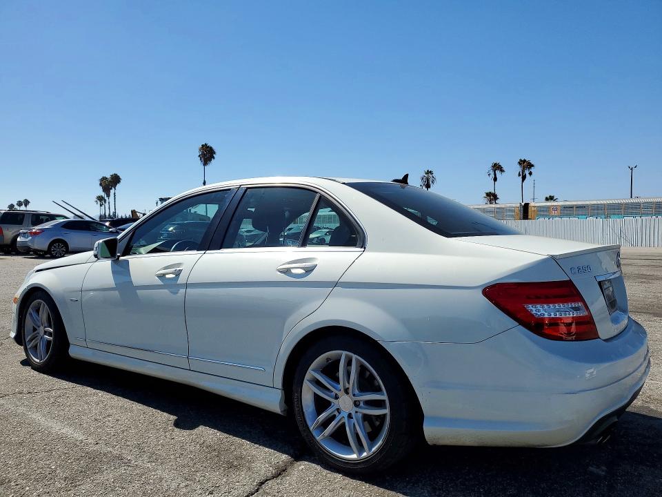 Продажа на аукционе авто 2012 Mercedes-benz C, vin: WDDGF4HB9CA602510, номер лота: 60901576