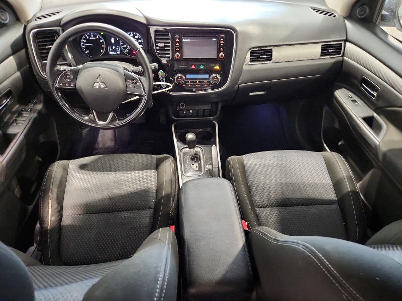 61122566 :رقم المزاد ، JA4AZ2A32HZ008567 vin ، 2017 Mitsubishi Outlander مزاد بيع