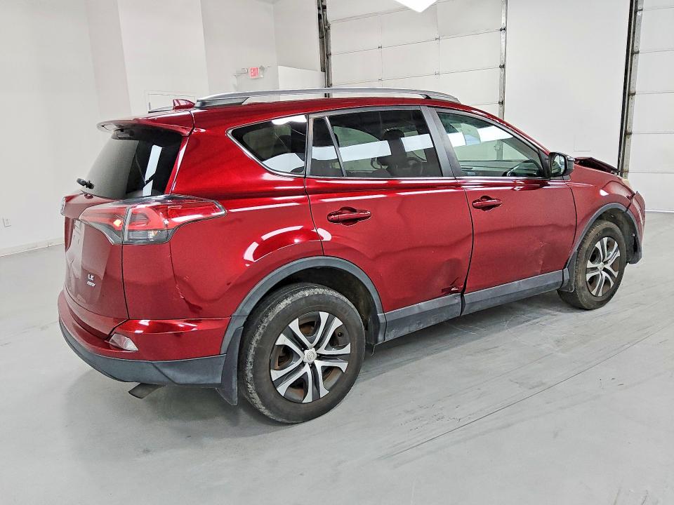 58328676 :رقم المزاد ، 2T3BFREV1JW743988 vin ، 2018 Toyota Rav4 مزاد بيع