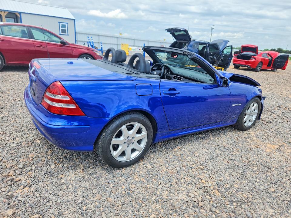 60655216 :رقم المزاد ، WDBKK49F23F273183 vin ، 2003 Mercedes-benz Slk مزاد بيع