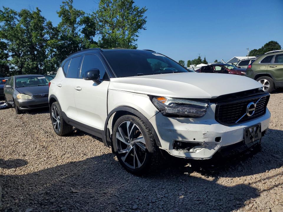 Продажа на аукционе авто 2021 Volvo Xc40, vin: YV4162UM1M2616857, номер лота: 61702196