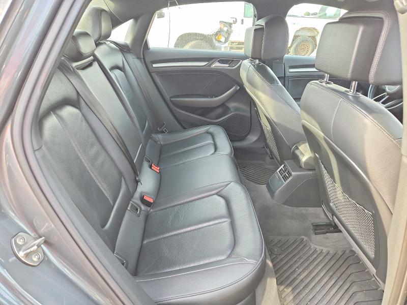 Продаж на аукціоні авто 2018 Audi A3, vin: WAUB8GFF0J1071956, номер лоту: 60588136