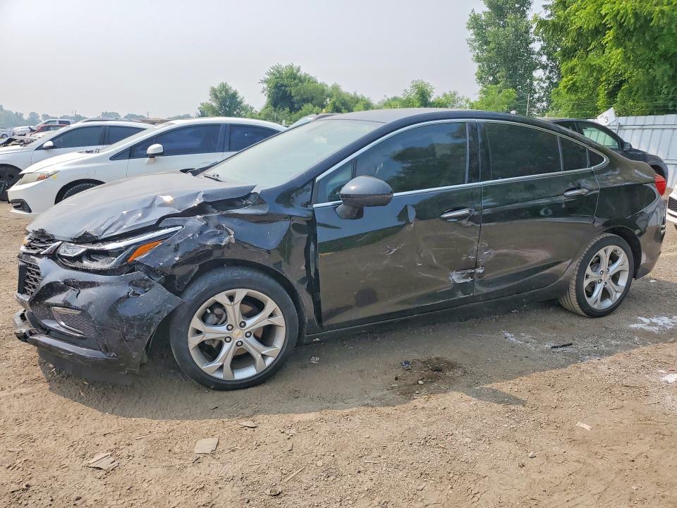 61349006 :رقم المزاد ، 1G1BF5SM5J7118910 vin ، 2018 Chevrolet Cruze مزاد بيع