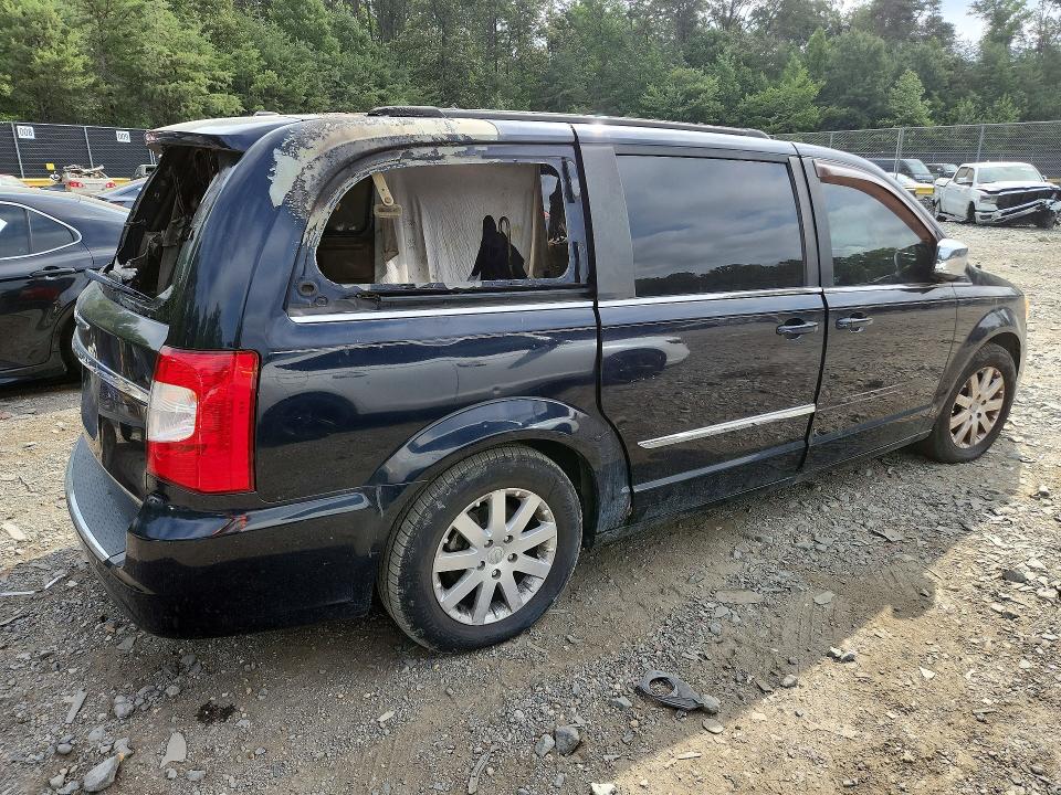 2011 Chrysler Town & Country მანქანა იყიდება აუქციონზე, vin: 2A4RR8DG3BR634599, აუქციონის ნომერი: 61587416