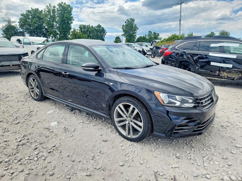 62127826 :رقم المزاد ، 1VWAA7A39JC032087 vin ، 2018 Volkswagen Passat مزاد بيع