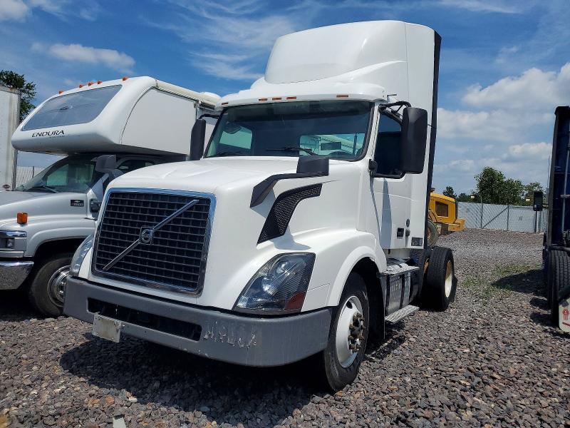 Продаж на аукціоні авто 2017 Volvo Vnl, vin: 4V4N39TG2HN988220, номер лоту: 57910286