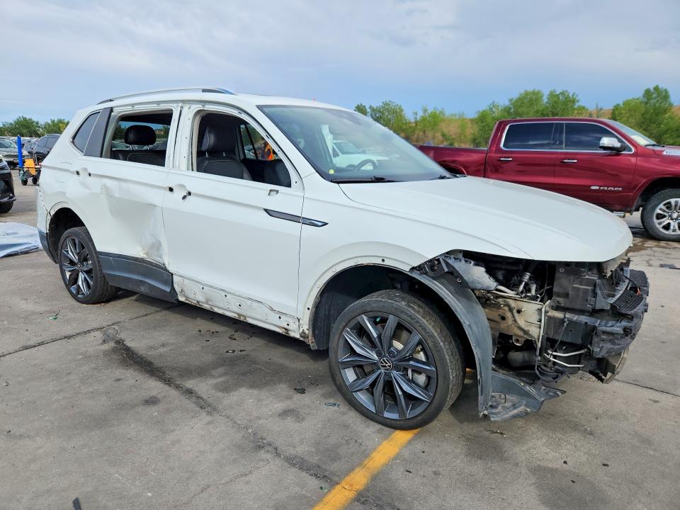 Продажа на аукционе авто 2022 Volkswagen Tiguan, vin: 3VV2B7AX2NM075375, номер лота: 62252446