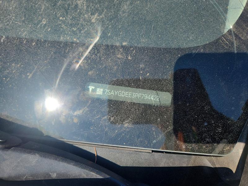 61526816 :رقم المزاد ، 7SAYGDEE3PF794422 vin ، 2023 Tesla Model Y مزاد بيع
