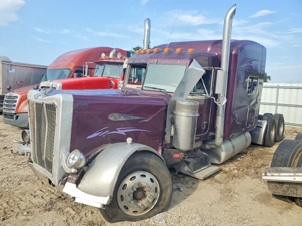 Продажа на аукционе авто 2001 Peterbilt 379, vin: 1XP5D49X11N567211, номер лота: 62185436