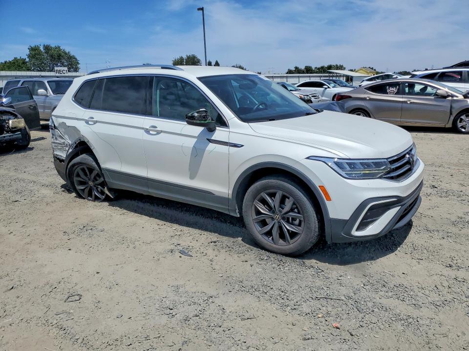 59361516 :رقم المزاد ، 3VV3B7AX9PM125048 vin ، 2023 Volkswagen Tiguan مزاد بيع