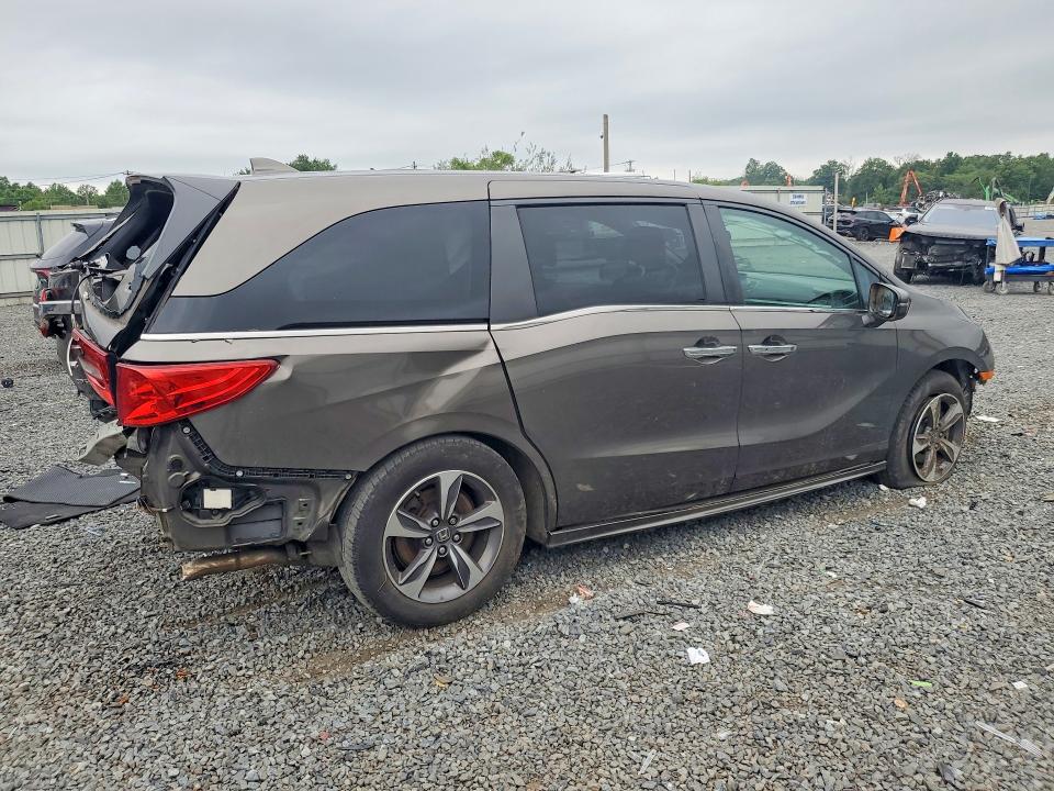 62017206 :رقم المزاد ، 5FNRL6H86JB065496 vin ، 2018 Honda Odyssey مزاد بيع