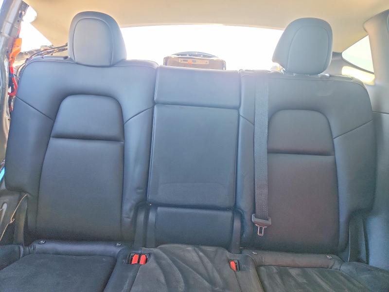 61751886 :رقم المزاد ، 7SAYGDEE7NF395171 vin ، 2022 Tesla Model Y مزاد بيع