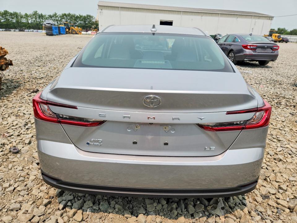60931796 :رقم المزاد ، 4T1DBADK6SU033556 vin ، 2025 Toyota Camry مزاد بيع