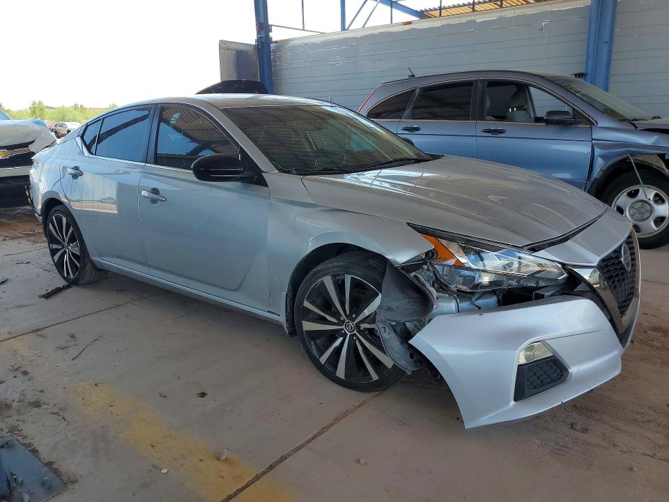 61059106 :رقم المزاد ، 1N4BL4CVXMN411869 vin ، 2021 Nissan Altima مزاد بيع