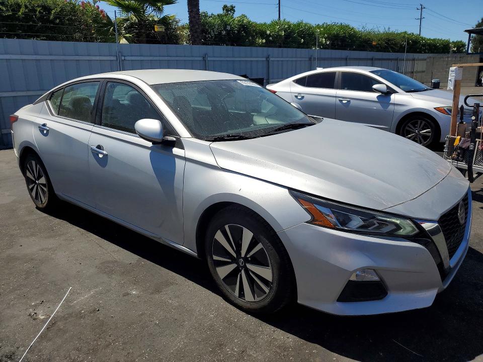 2021 Nissan Altima მანქანა იყიდება აუქციონზე, vin: 1N4BL4DV1MN363371, აუქციონის ნომერი: 63178186