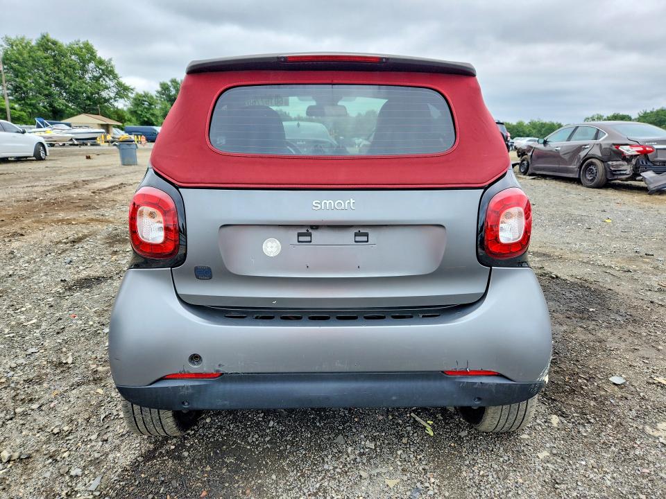 60167766 :رقم المزاد ، WMEFK9BA8KK393186 vin ، 2019 Smart Fortwo مزاد بيع