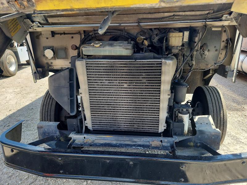 58858506 :رقم المزاد ، 4UZAAPBW94CN78643 vin ، 2004 Freightliner Mt45 Chassis مزاد بيع