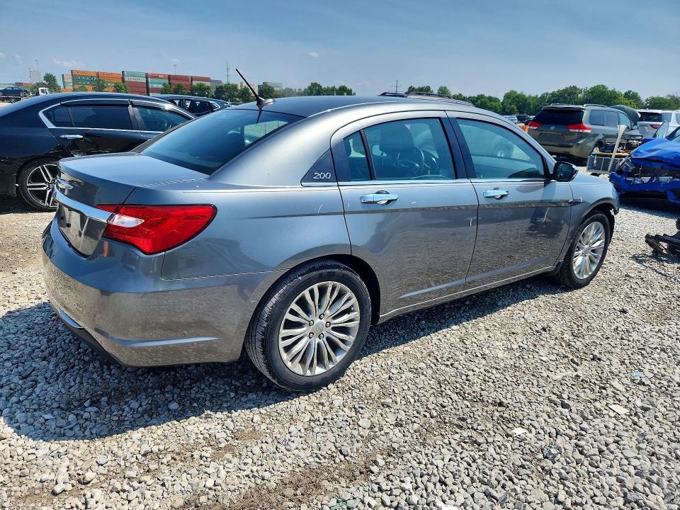 60712726 :رقم المزاد ، 1C3CCBCG2DN574797 vin ، 2013 Chrysler 200 مزاد بيع