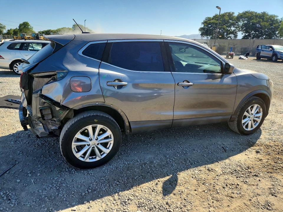 62145556 :رقم المزاد ، JN1BJ1CP0HW029742 vin ، 2017 Nissan Rogue Sport مزاد بيع