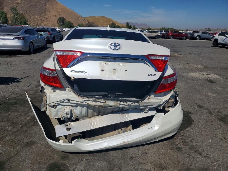 60796456 :رقم المزاد ، 4T1BF1FK0HU640764 vin ، 2017 Toyota Camry مزاد بيع