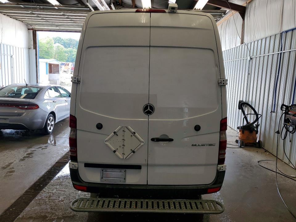 60368066 :رقم المزاد ، WD3PE8DE4E5897381 vin ، 2014 Mercedes-benz Sprinter مزاد بيع