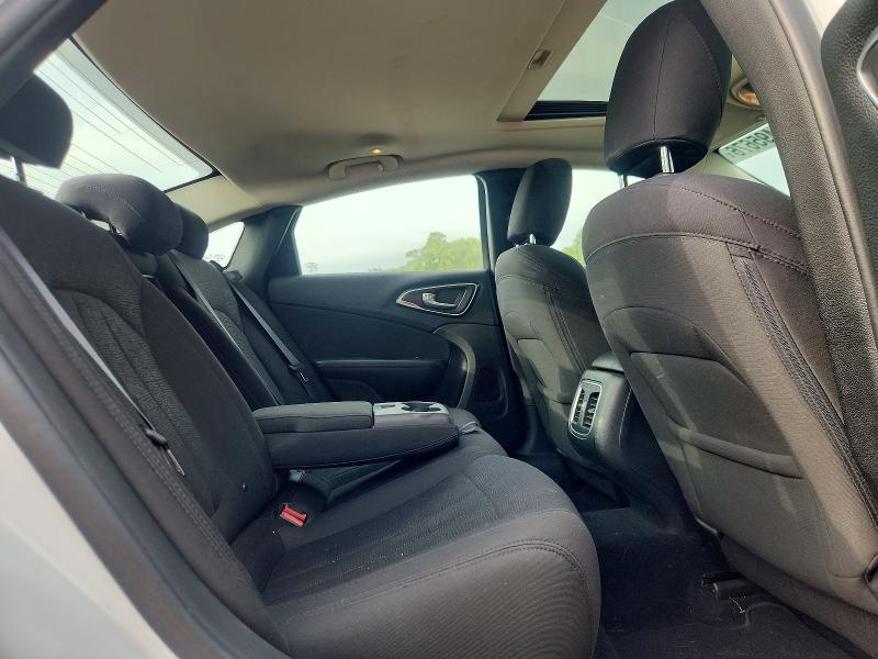 Продаж на аукціоні авто 2015 Chrysler 200, vin: 1C3CCCAB7FN667492, номер лоту: 61495676